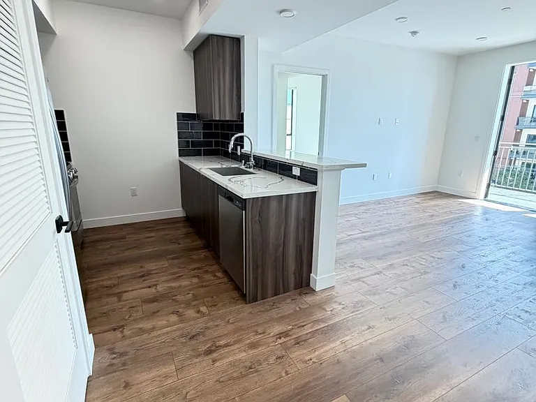 Montecito Lofts — Photo 68