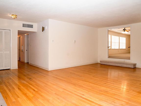 2nd image of 3100 Titanic Ave
