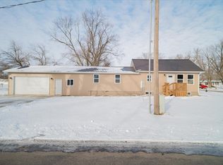 623 York St, Chenoa, IL 61726