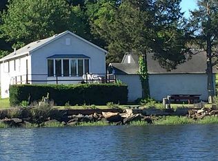 1 Charlestown Ave, Warwick, RI 02889