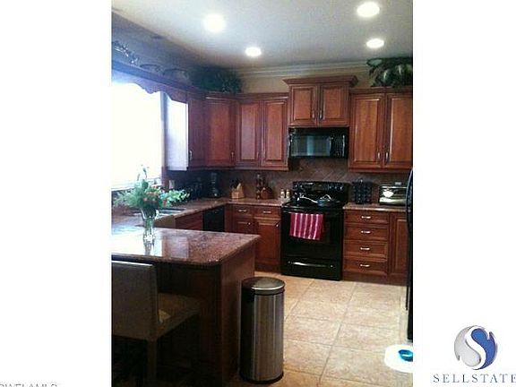 5th image of 7599 Cameron Cir
