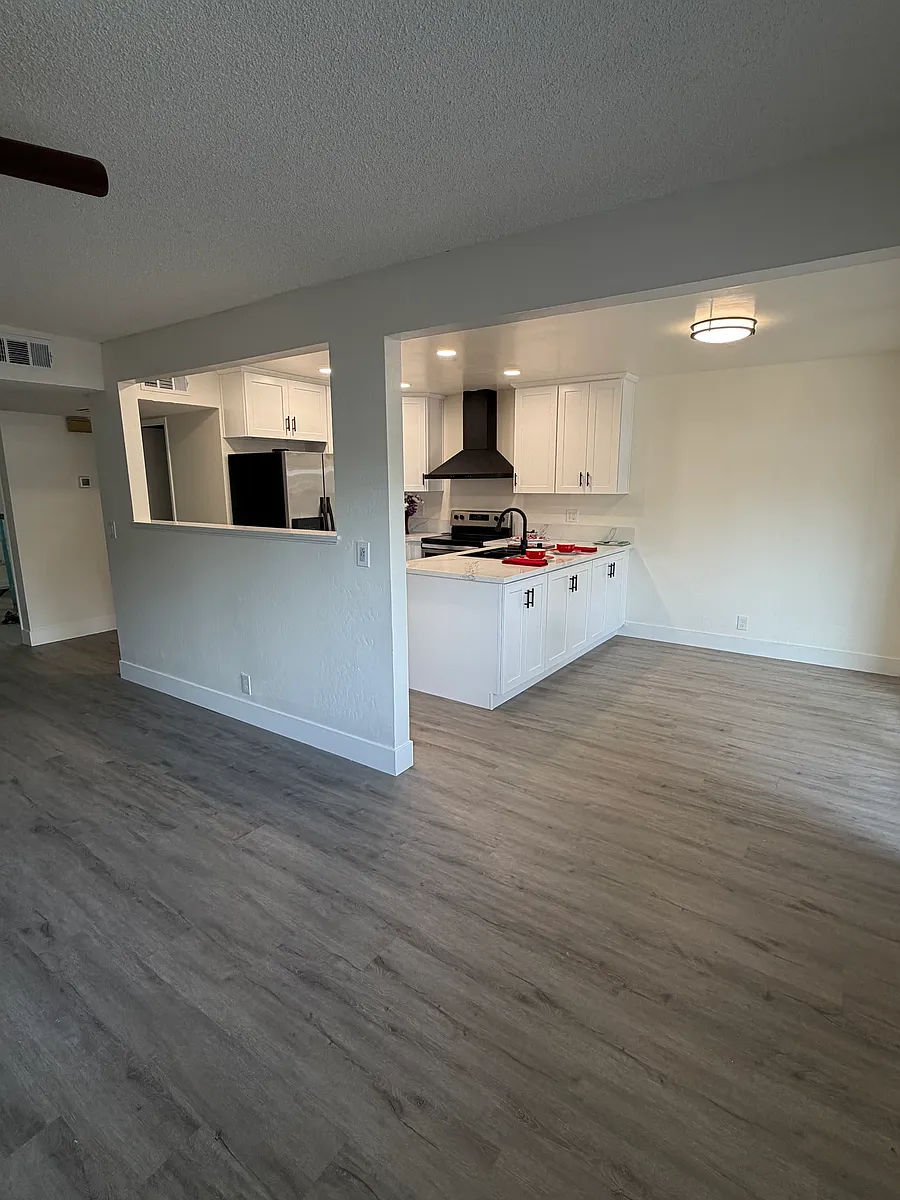 Building Photo - 5128 Greenberry Dr #5128