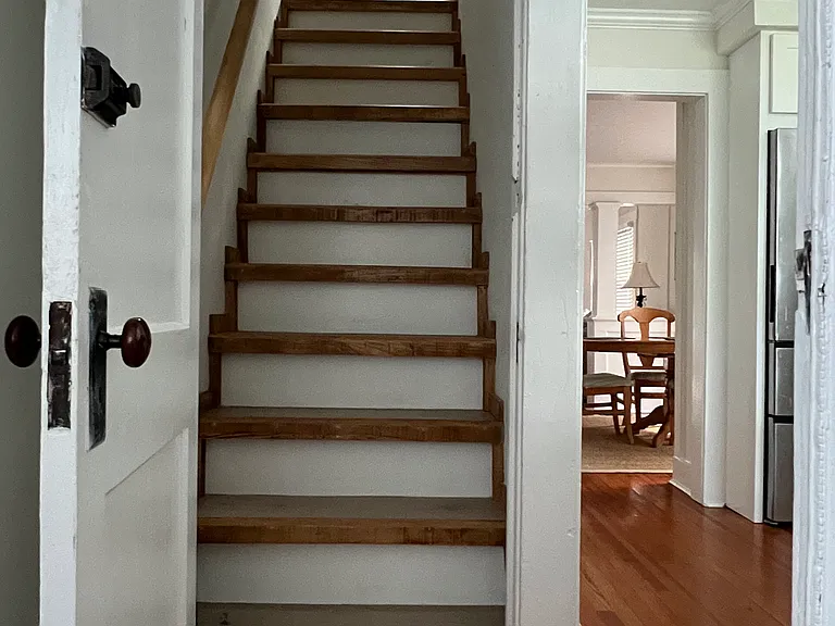 Ellison Ave — Photo 17