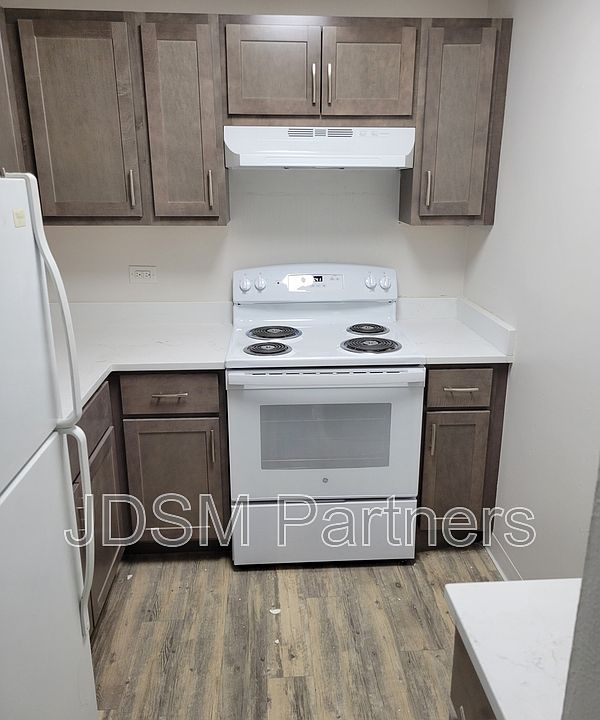 1st image of 5605 W Warren Ave #17