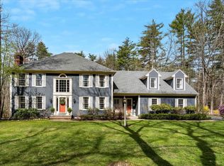 18 Sparrow Ln, Bedford, NH 03110