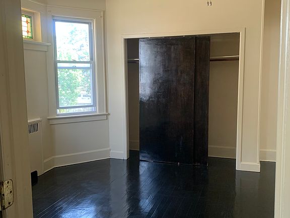 2nd image of 18 Swaine Pl #1