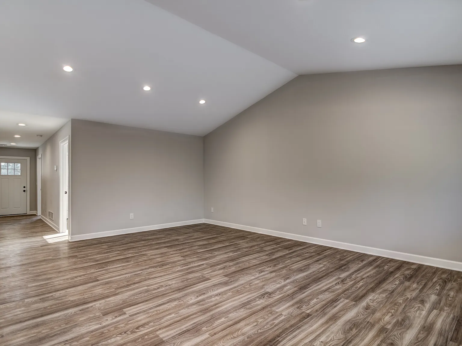 3 Bedroom Town Home — Photo 4