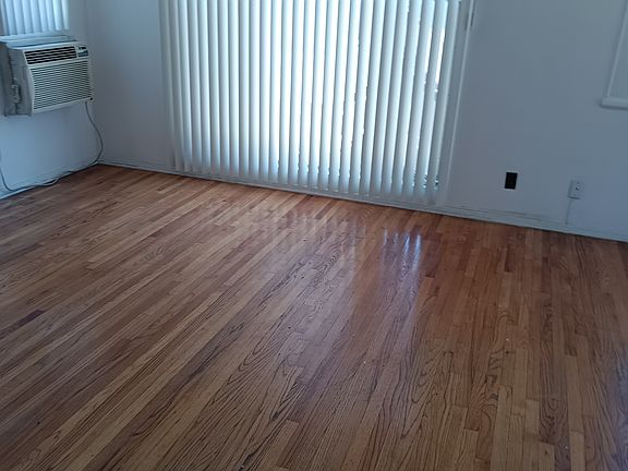 5th image of 848 S Sherbourne Dr APT 6