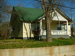 2nd image of 935 Charlotte St