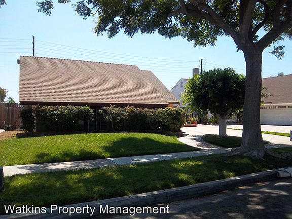 3rd image of 3280 E Radcliffe Ave