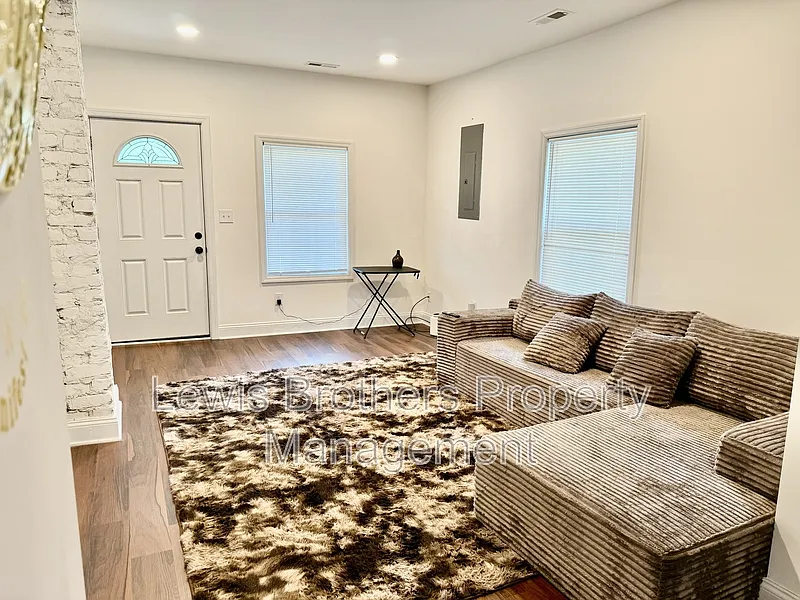 2 bed, 2.0 bath, 864 sqft, $1,800 — Photo 4