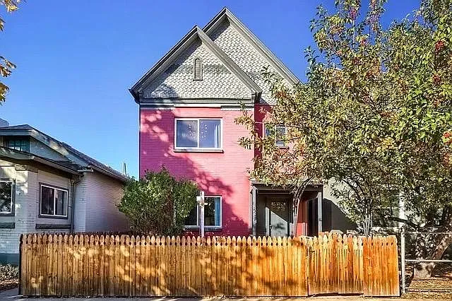 4 bed, 2.5 bath, 3078 sqft, $4,000 — Photo 1