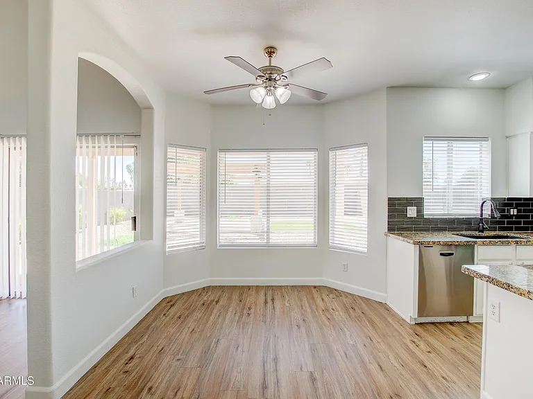 1550 N Sunset Pl — Photo 17