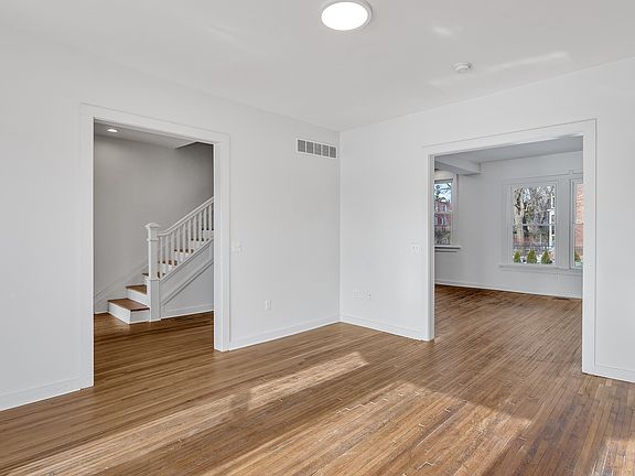 5th image of 7243 Kercheval Ave #D