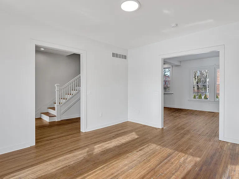 7243 Kercheval Ave #D — Photo 5