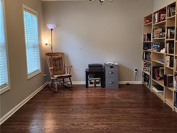 4th image of 420 Hunt Creek Dr