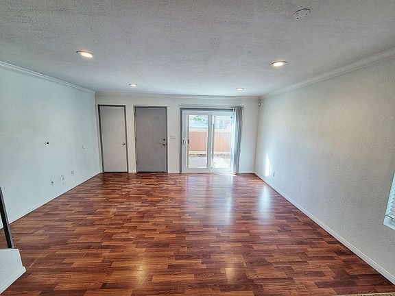 3rd image of 1460 Kendall Dr Unit 43