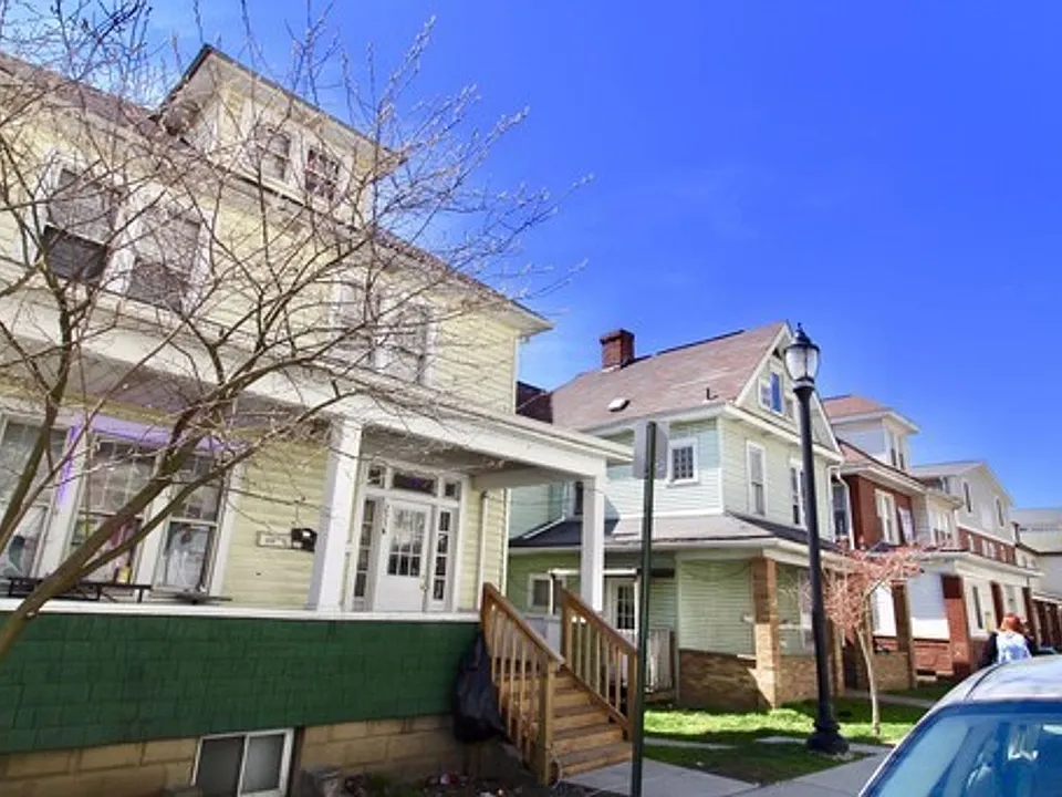 233-235 Grant Ave