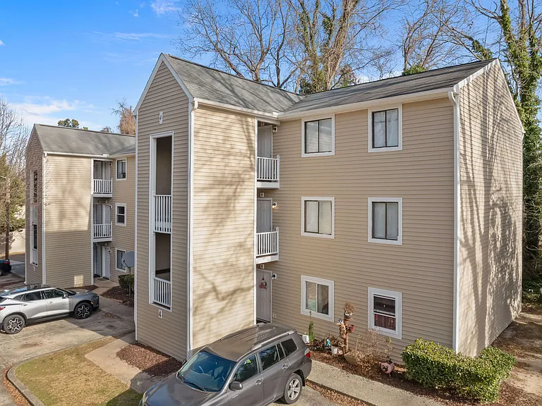 1011 Camden Ave — Photo 8