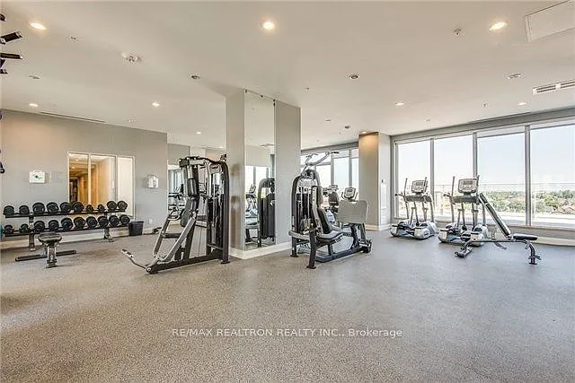 565 Wilson Ave #702W — Photo 16