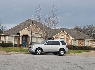 755 Little Ridge Ct, Burleson, TX 76028