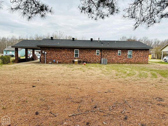 5th image of 2702 Carr Cir