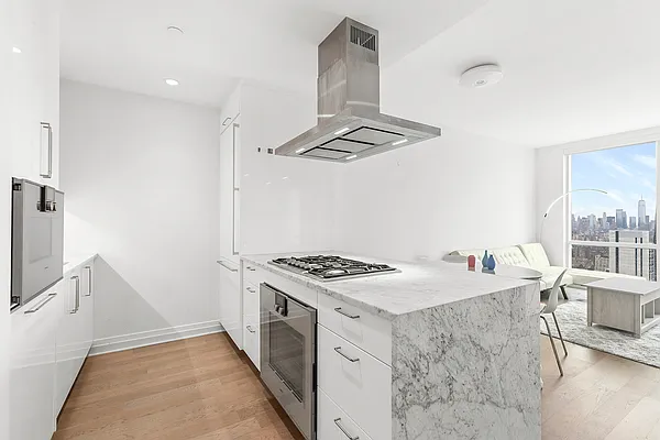 Rented by Christie's International Real Estate Group, LLC | media 8