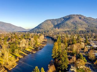 1260 E Park St, Grants Pass, OR 97527