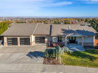 3702 W 42nd Ave, Kennewick, WA