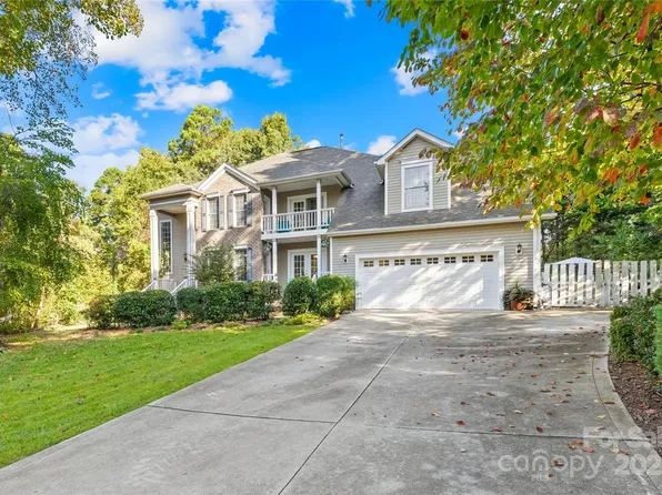 141 Red Brook Ln, Mooresville, NC 28117