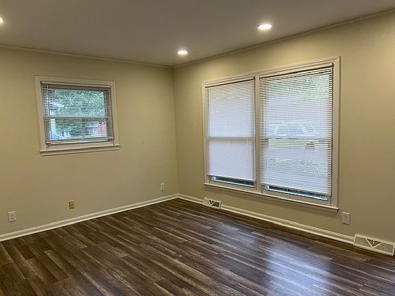 2nd image of 3484 King Arthur Dr
