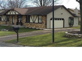11 Charleroi Pl, Lake Saint Louis, MO 63367