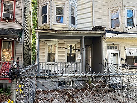 2nd image of 24 N Hermitage Ave