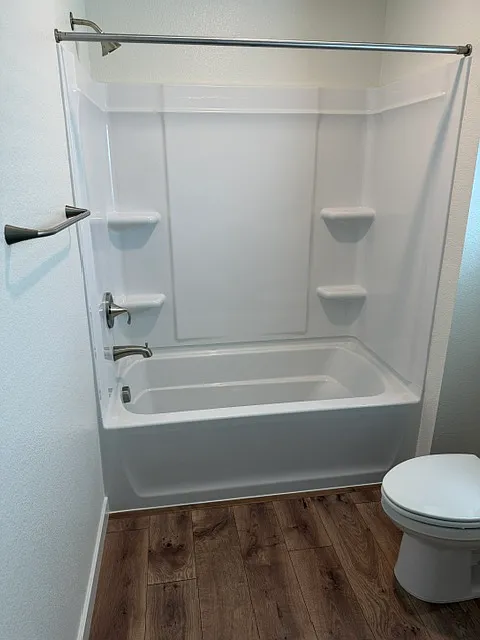 4 bed, 2.5 bath, 1678 sqft, $2,999 — Photo 2