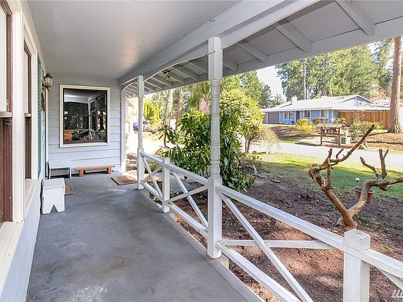 3rd image of 6709 Topaz Dr SW
