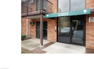 23853 David Dr UNIT 105, North Olmsted, OH 44070