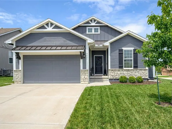 9646 N Lenox Pl, Kansas City, MO 64154