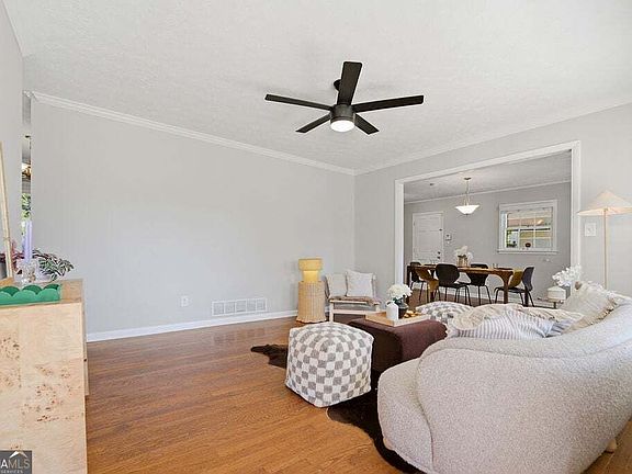 3rd image of 793 Forest Ridge Dr SE
