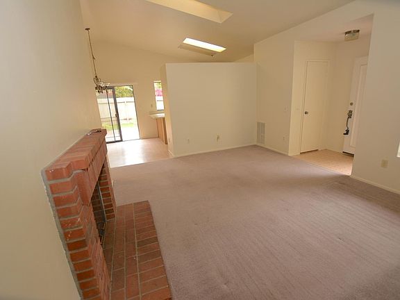 3rd image of 445 Shoshone St