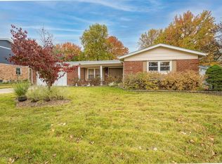 904 N Duchesne Dr, Saint Charles, MO 63301