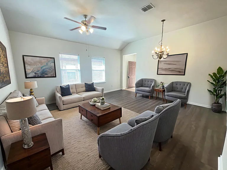 1232 Redman Ave — Photo 1