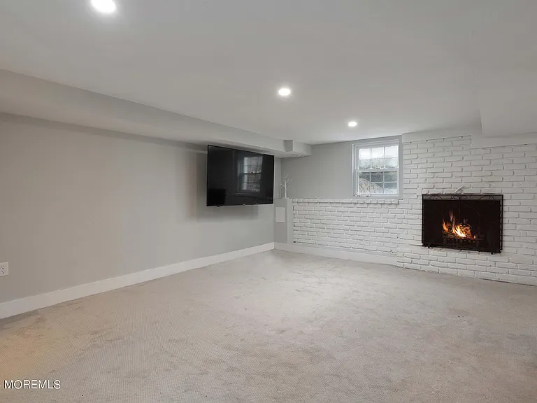 67 E Highland Ave — Photo 16