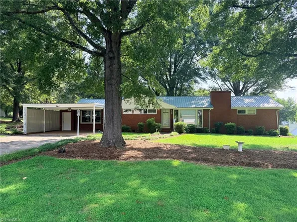 244 Weaver St, Eden, NC 27288