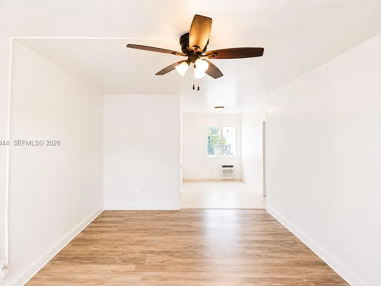 7721 Dickens Ave #7 — Photo 8