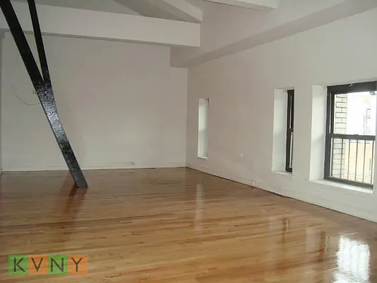 Rented by KVNY Soho | media 35