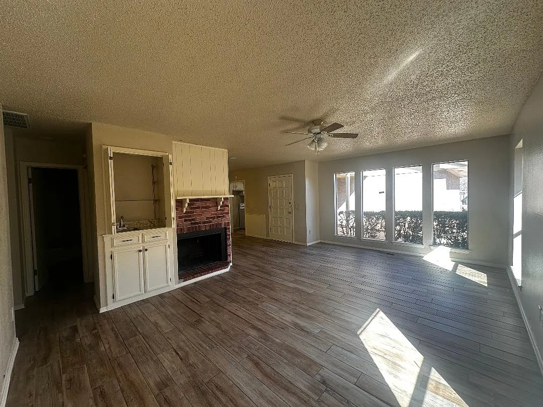 3 bed, 1439 sqft, $1,350 — Photo 3