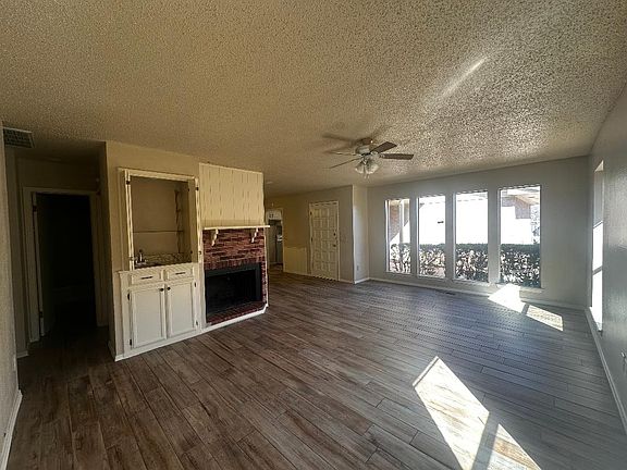 3rd image of 12214 Stratford Dr