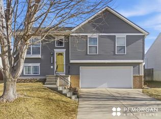 8207 S 161st Ter, Omaha, NE 68136