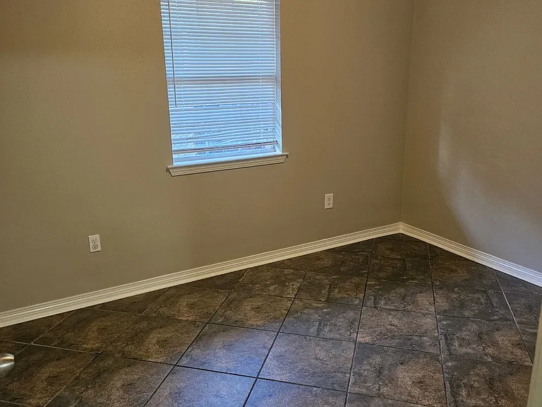 4550 Louisa Dr — Photo 9