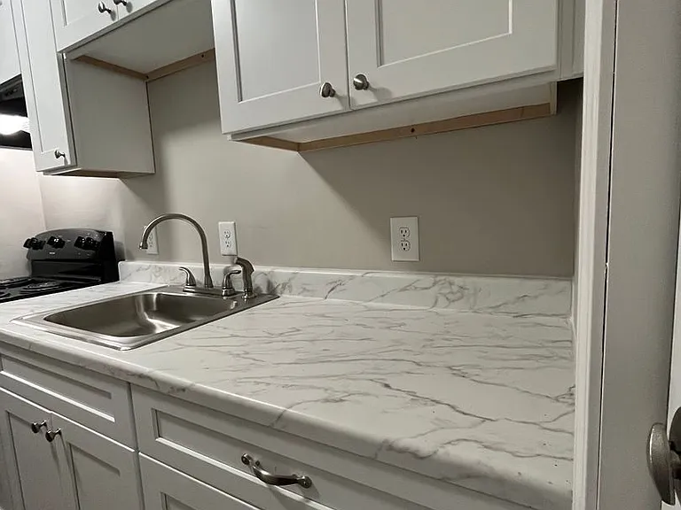 1744 Lyle Ave — Photo 15